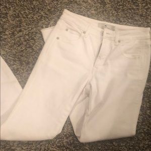 White skinny jeans